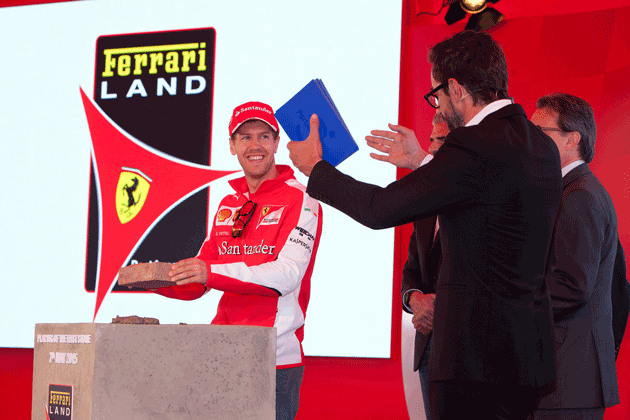 Sebastian Vettel ha puesto la primera piedra de Ferrari Land en Port Aventura