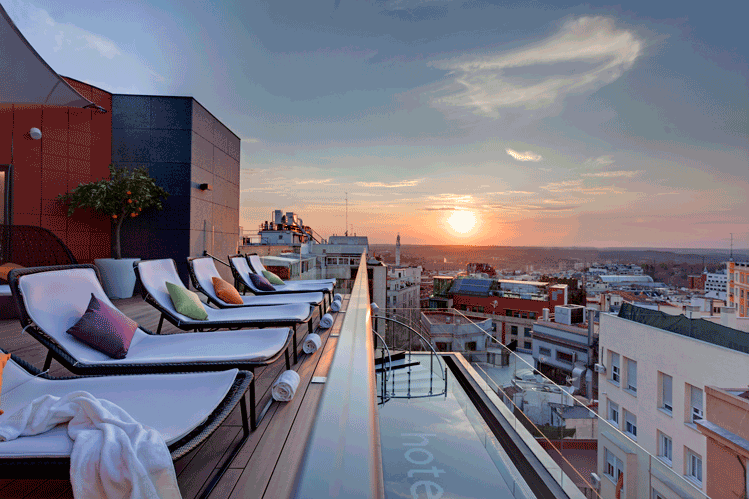 terraza hotel Indigo Madrid