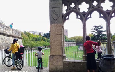 Descubriendo en familia los parques de Pamplona