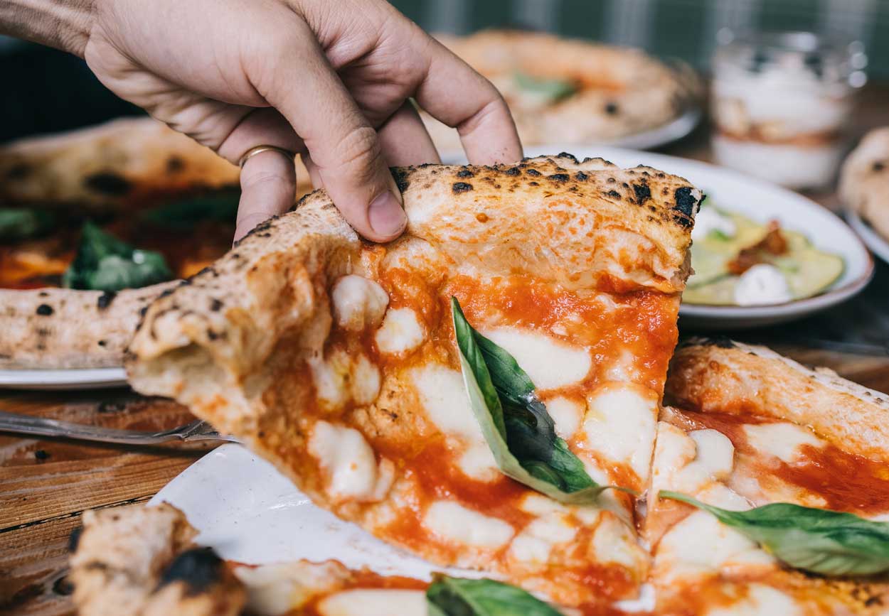 Comparte en familia la auténtica pizza napolitana en Grosso Napoletano