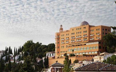 Viaja con tu familia a la Granada Nazarí hospedándote en el hotel Alhambra Palace