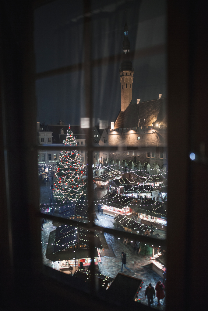 View of Christmas market from window_Hans Markus Antson