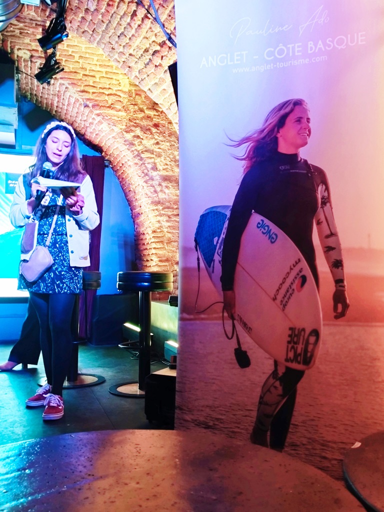 La surfista Pauline Ado es embajadora internacional de Anglet