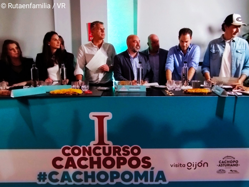Jurado-del-I-Concurso-de-Cachopos
