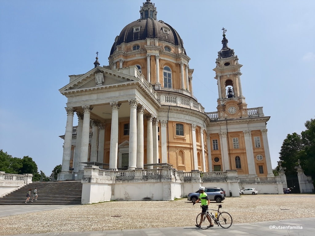 Basílica de Superga sobre la colina
