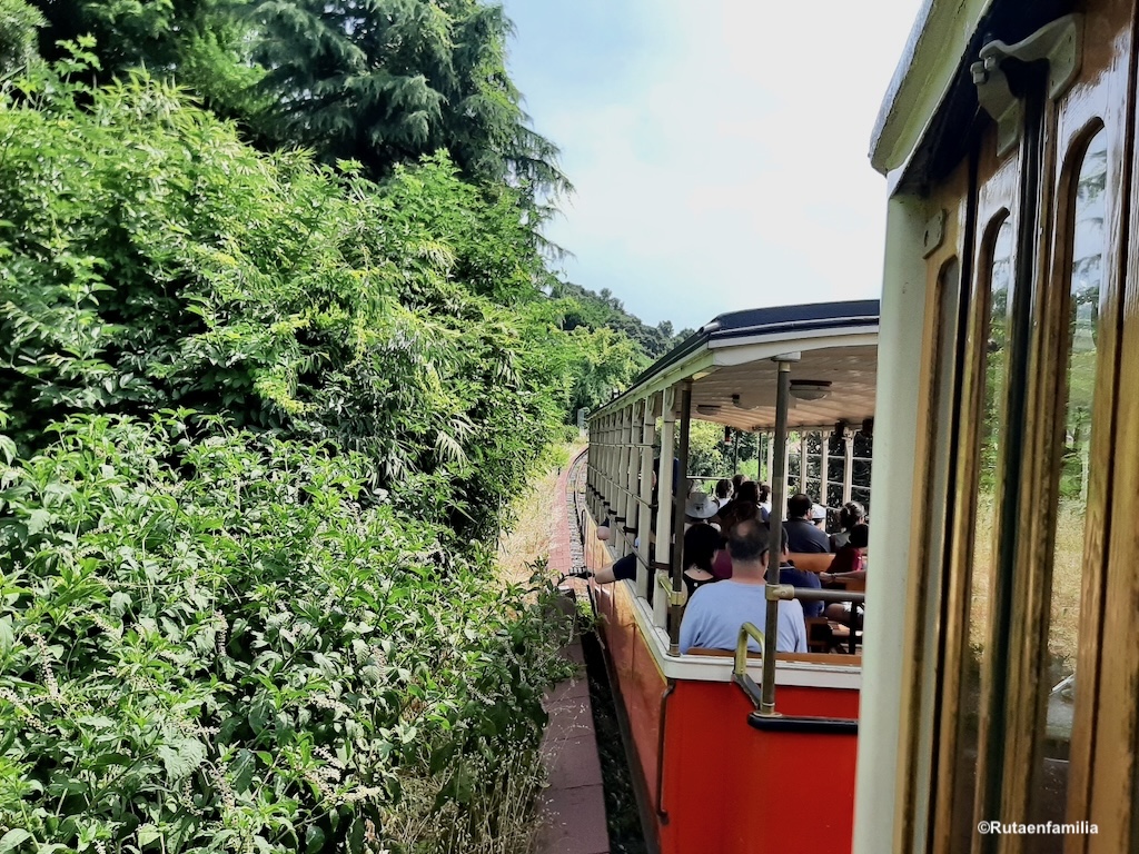 Subida en el tren cremallera por las colinas de Turín