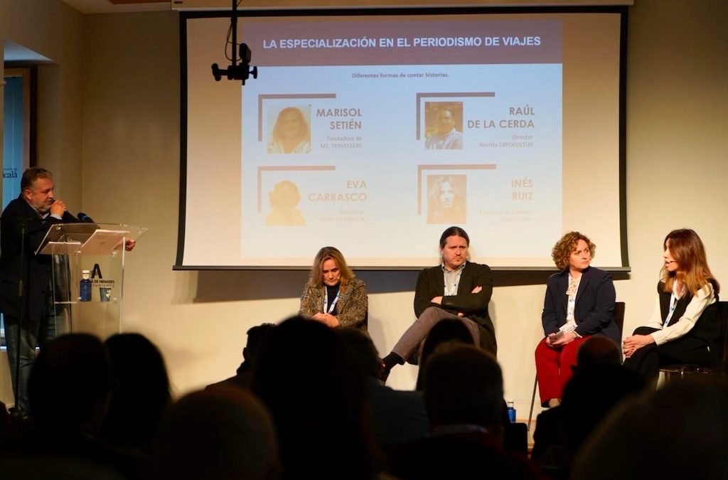 Mesa sobre especialización en el periodismo de viajes en el I Congreso de Periodismo de Viajes