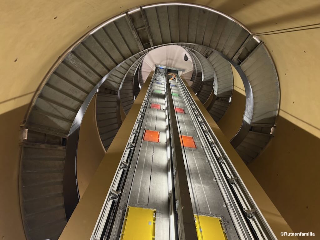 El nuevo ascensor Euploia lleva al Monte Echia en segundos