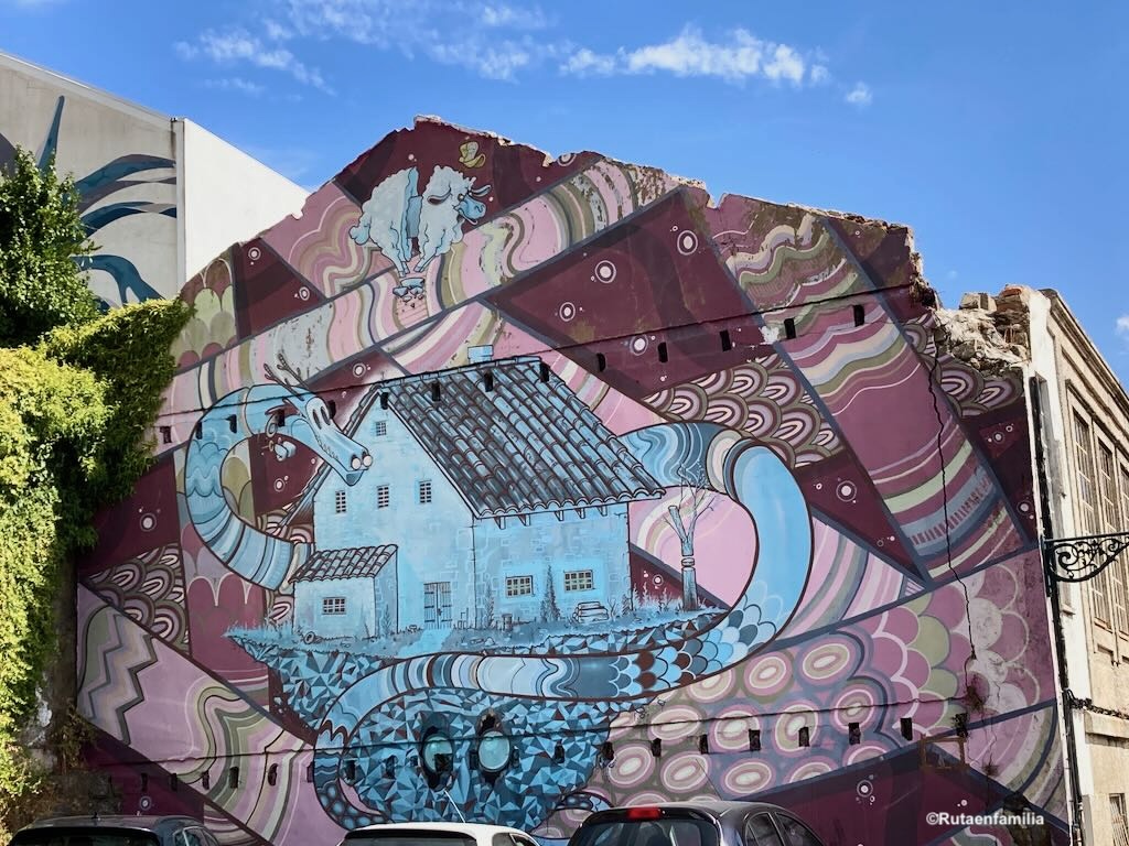 mural del monstruo de Teixeira en Covilhã