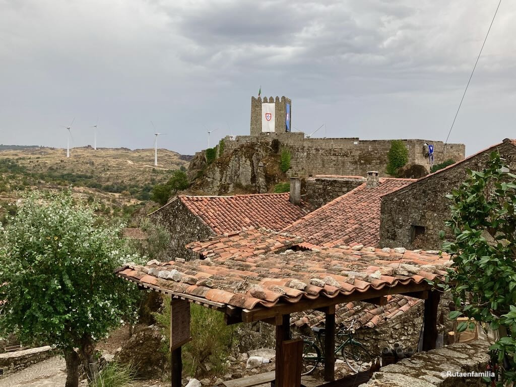 aldea medieval de Sortelha en Portugal