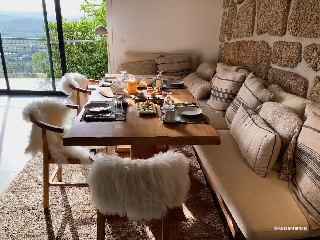 desayuno en familia hotel rural Belmonte Portugal