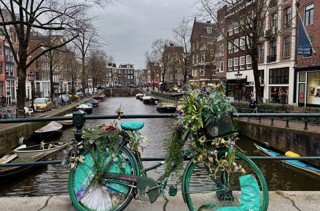 paseando por los canales de Ámsterdam