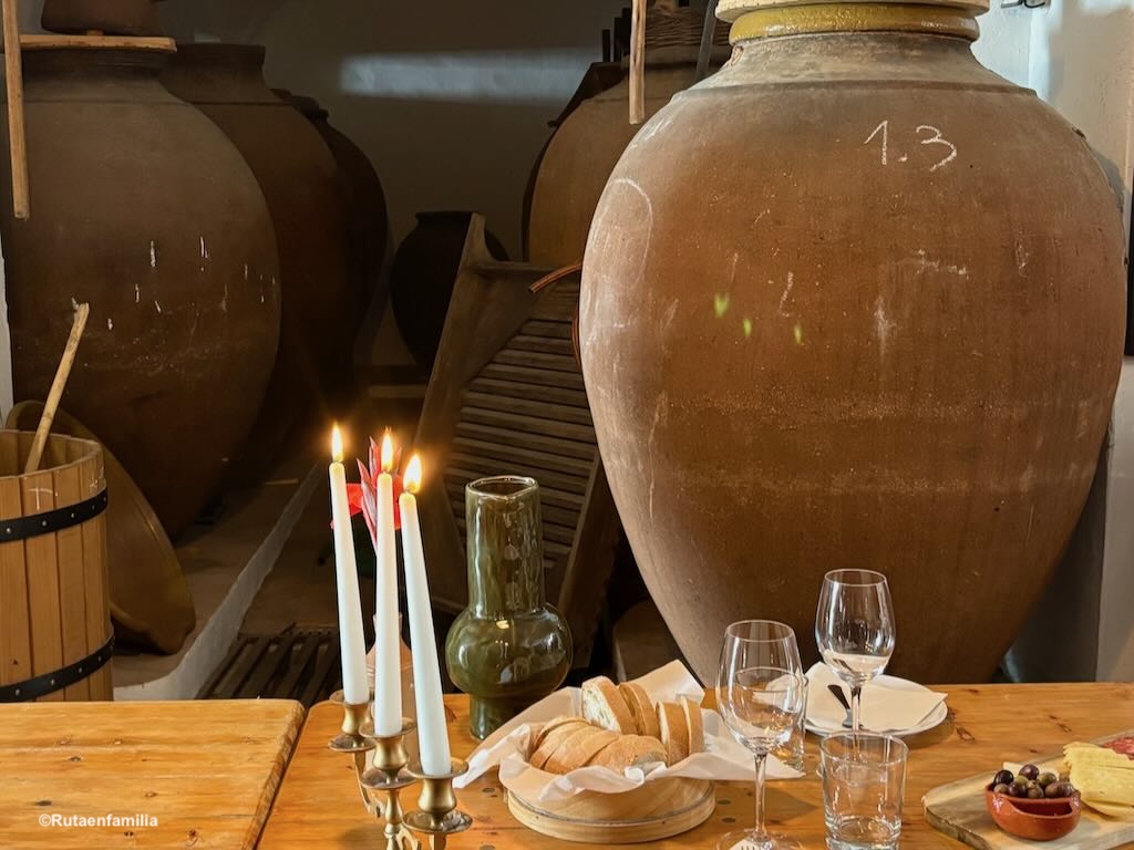 Ánforas de barro para vino de talha