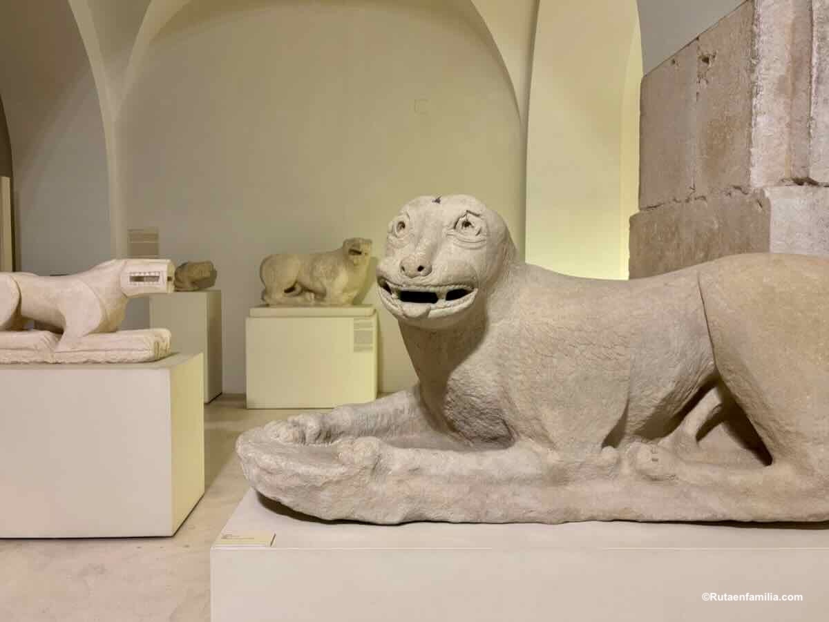 Esculturas de leones íberos en el Museo Histórico de Baena