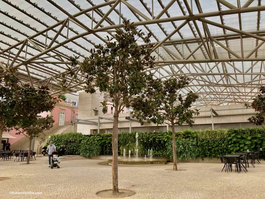 Mercado 2 de Maio en Viseu, plaza familiar del siglo XIX