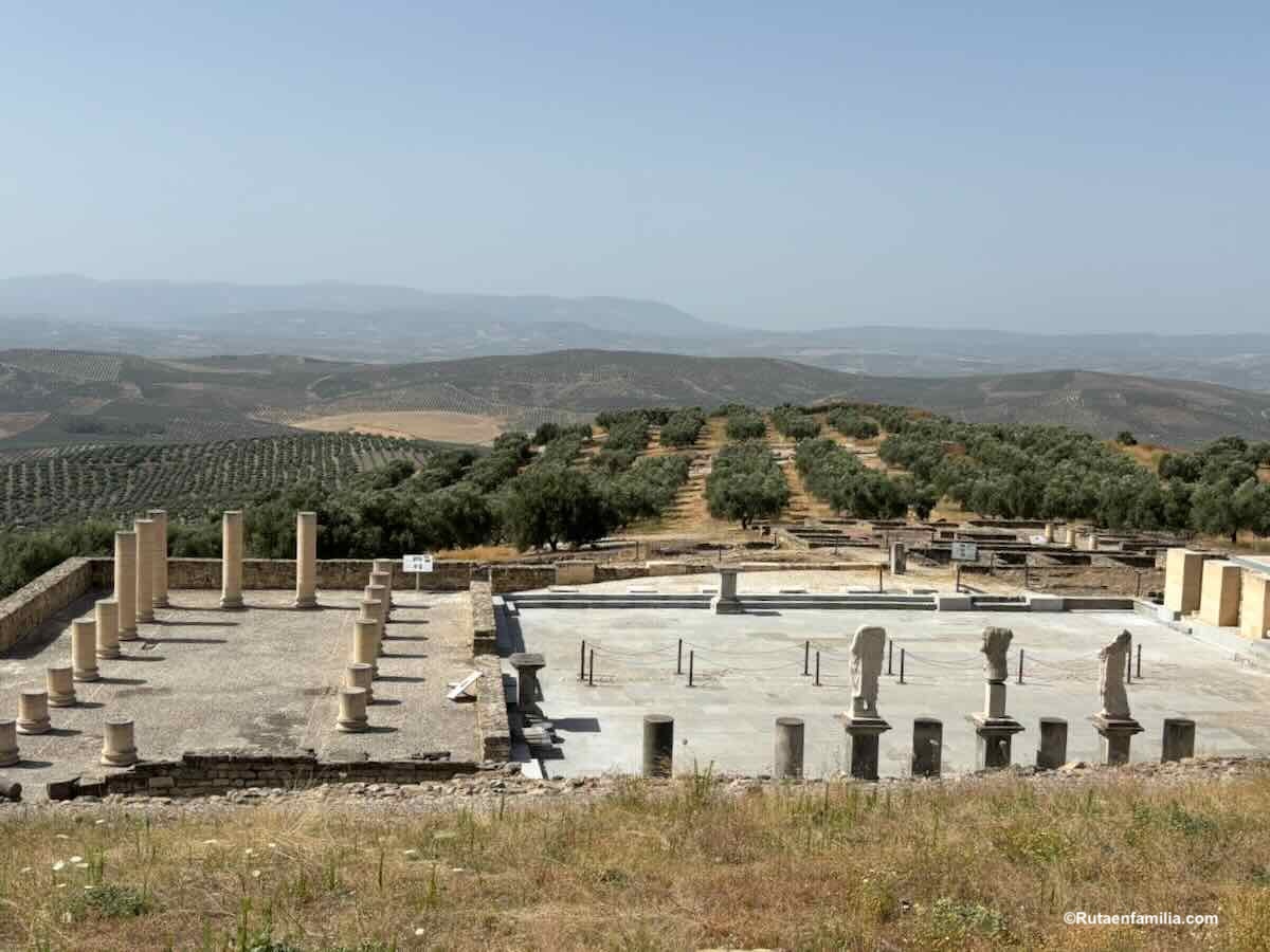 Foro romano de Torreparedones en Baena, Córdoba